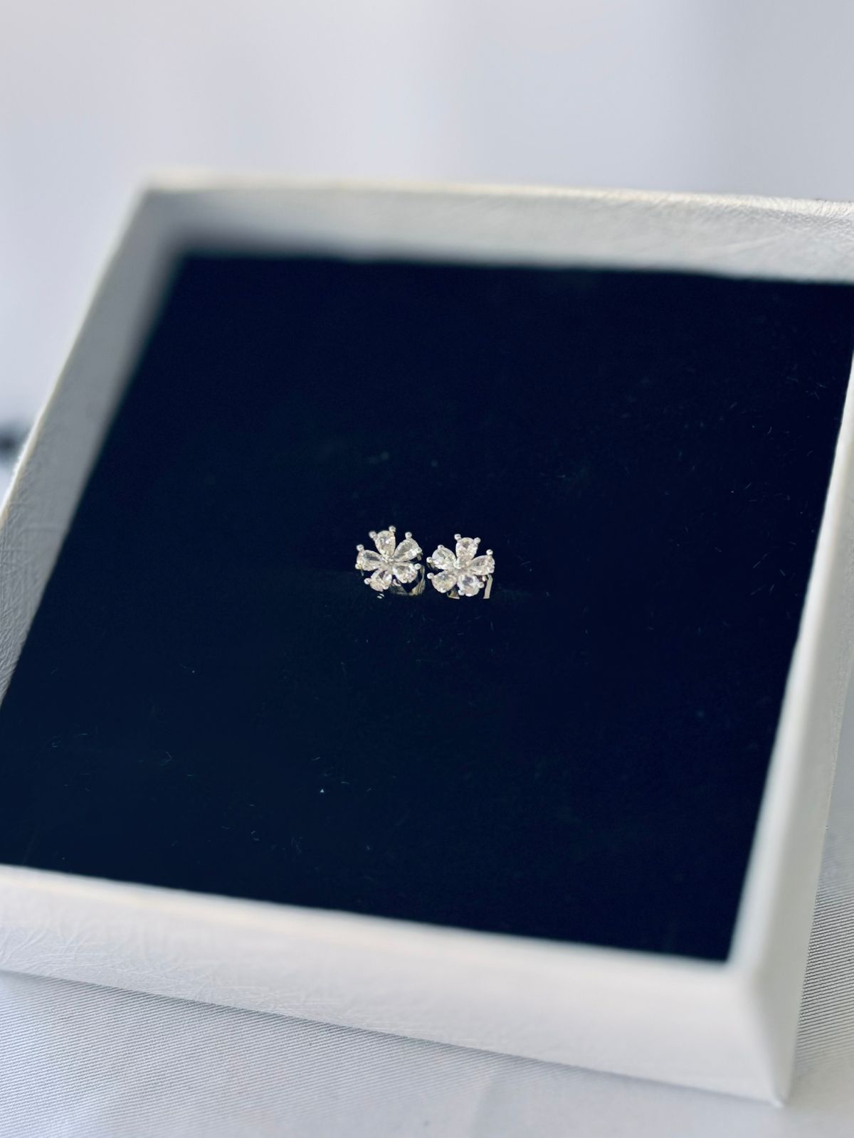 Brinco flor de cristal